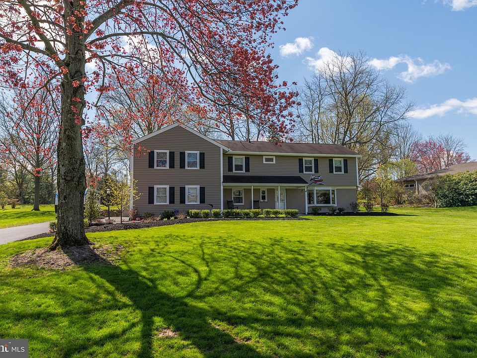 1st image of 52 Wrenwood Way