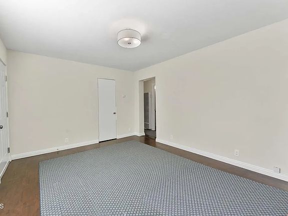 4th image of 1037 Emerson St APT 3