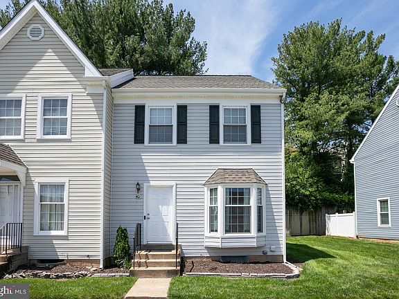 2nd image of 401 Powhatan Ct #91