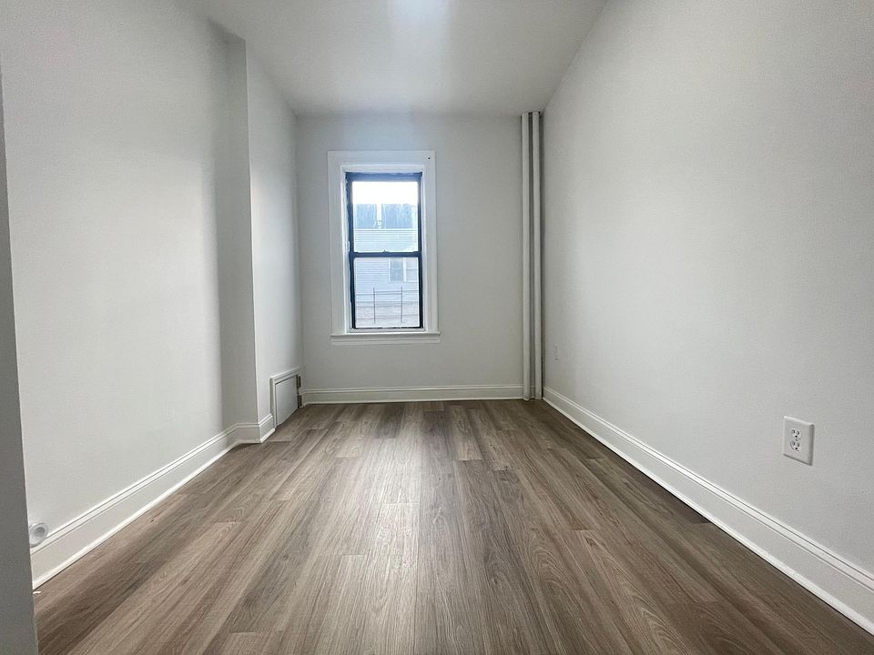 2nd image of 158 Bergen Ave #6D
