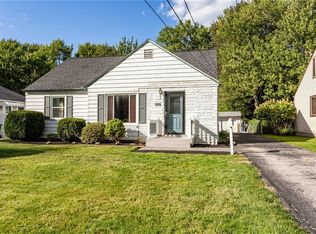 24276 Hedgewood Ave, Westlake, OH