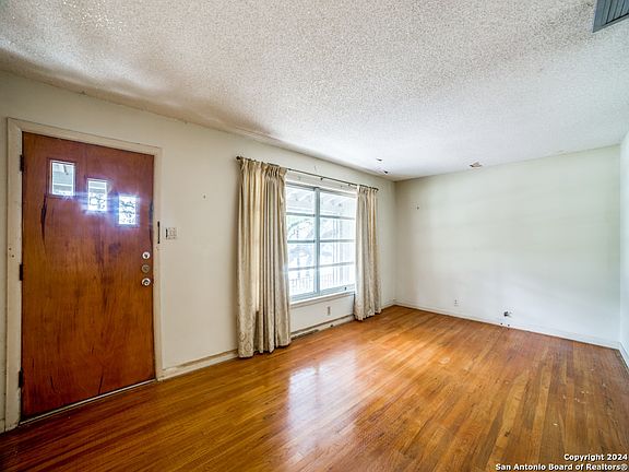 5th image of 11827 ORSINGER LN