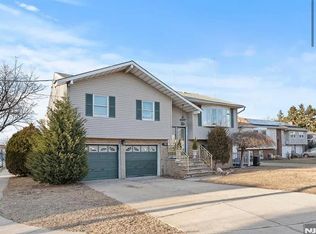 40 Valley Ct, Secaucus, NJ