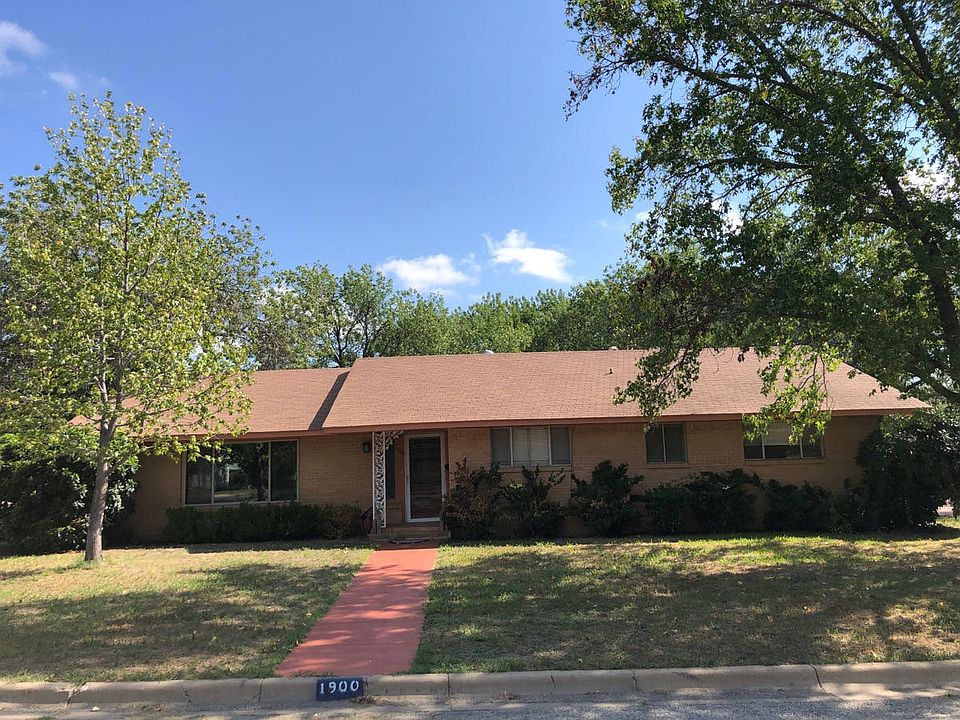 1st image of 1900 Brook Ln