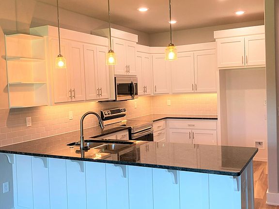 kitchen (fridge to come)