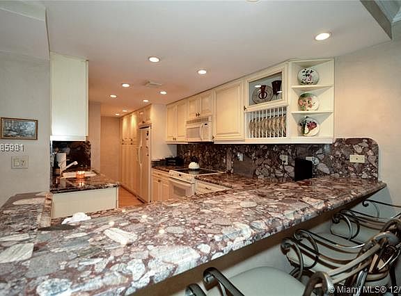 5th image of 10350 W Bay Harbor Dr #7AB