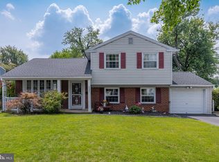 137 Whitman Dr, Turnersville, NJ 08012