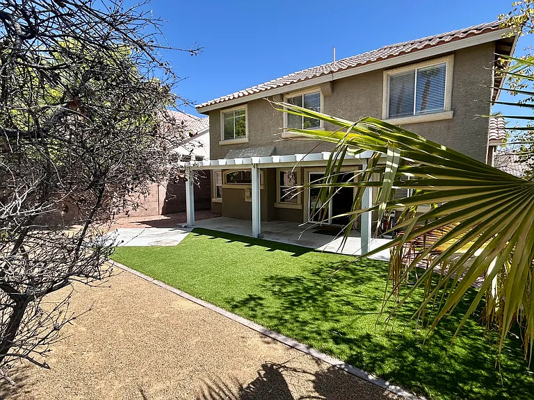 10409 Mountain Lodge Pl — Photo 1