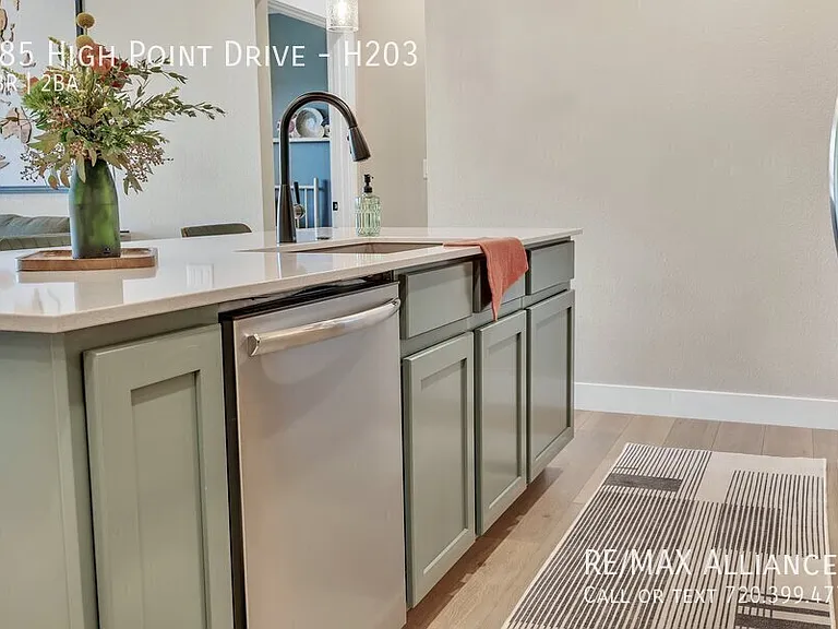 285 High Point Dr #H-203 — Photo 12