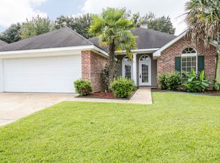 402 Pear Tree Cir, Broussard, LA 70518