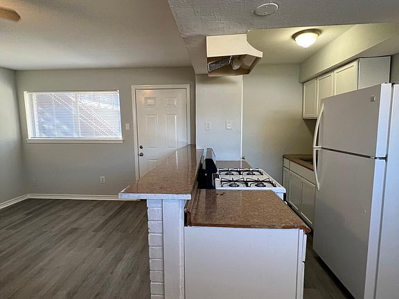 3rd image of 1849 Richmond Ave APT 41