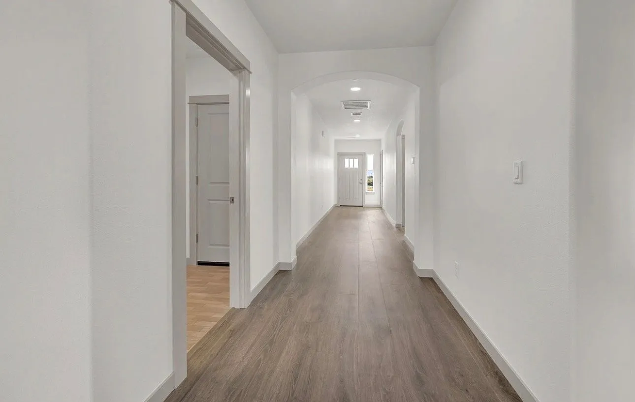 Elegant, Move-In Ready Home Available for Immediate Rent — Photo 4