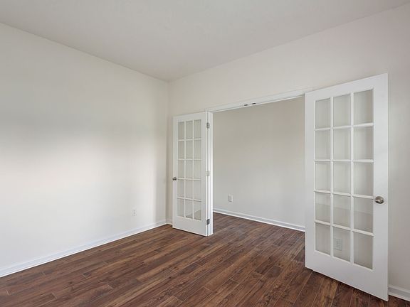5th image of 118 Greystone Way