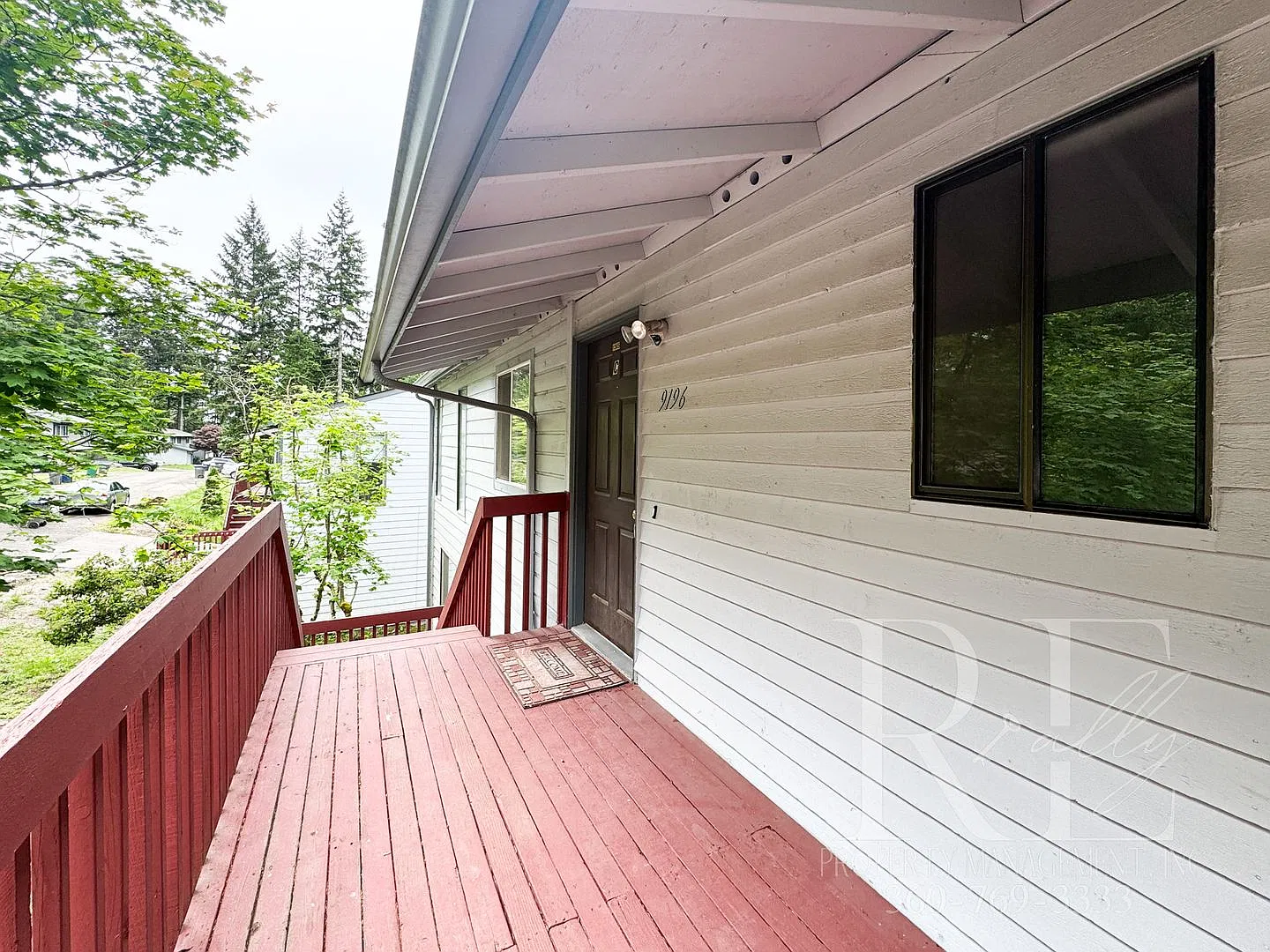Spacious Silverdale Townhome-Style Duplex | Vaulted Ceilings, Fireplace & Two Private Decks — Photo 2