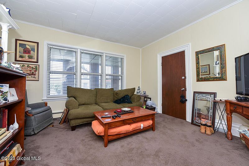 5th image of 1308 1st Avenue