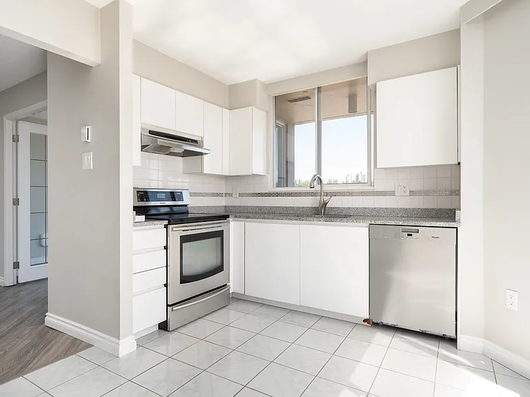 1235 Quayside Dr #1704 — Photo 2