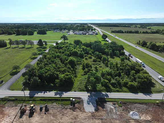 2nd image of 3897 W Lewis And Clark Expressway