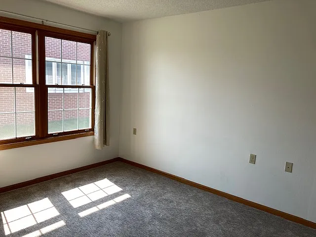 106 Harrison St — Photo 6