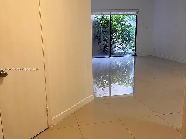 8290 Lake Dr #108 — Photo 9