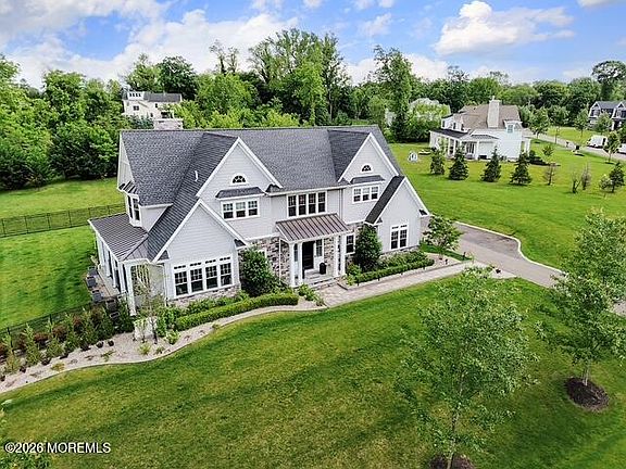 3rd image of 5 Buchhop Lane
