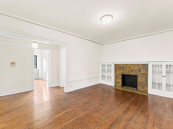2nd image of 2418 N Sawyer Ave #861