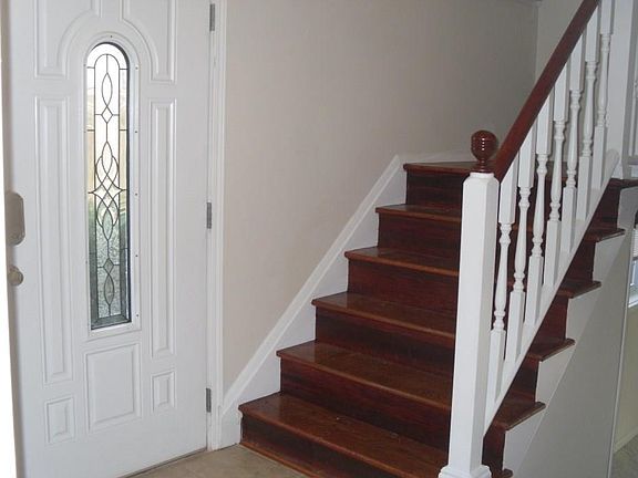 3rd image of 2304 S Walnut Dr
