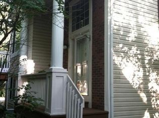 10 S Macgillis Dr, Round Lake, IL 60073