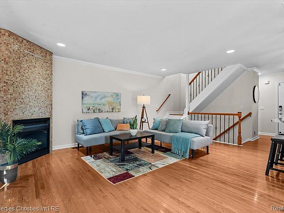 4th image of 1153 Kirts Blvd Unit A