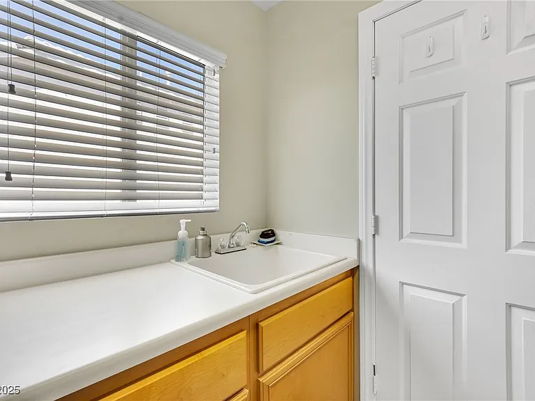 9677 Casper Peak Ct — Photo 23