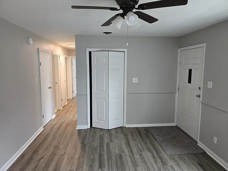 730 Lippencott St — Photo 2