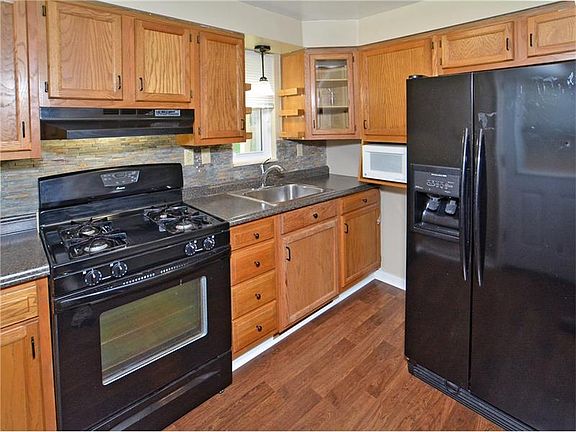 2nd image of 324 Garlow Dr
