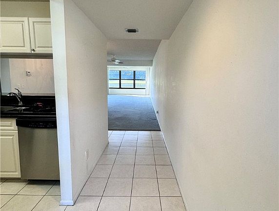 4th image of 18 Plantation Dr APT 101