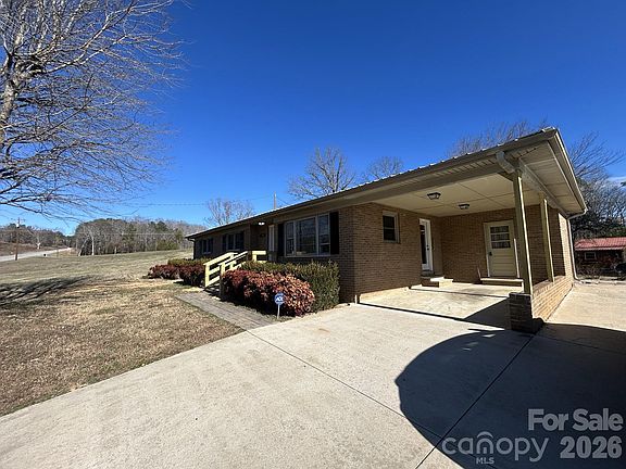 4th image of 1378 Blacksburg Hwy