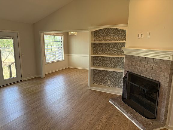 2nd image of 1543 Birchwood Cir