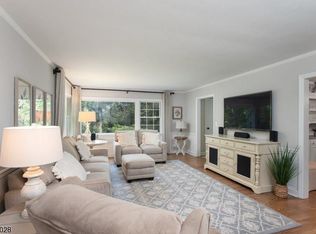 60 Mountain Ave, Warren, NJ 07059