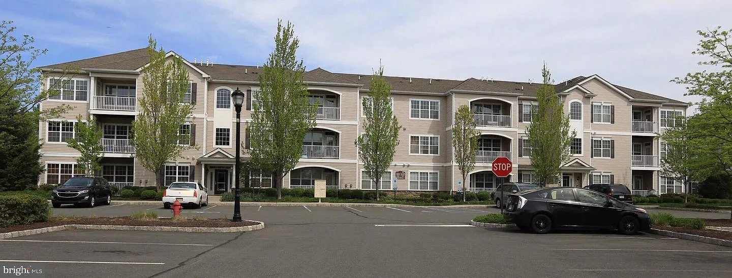 2 bed, 1500 sqft, $2,400 — Photo 2