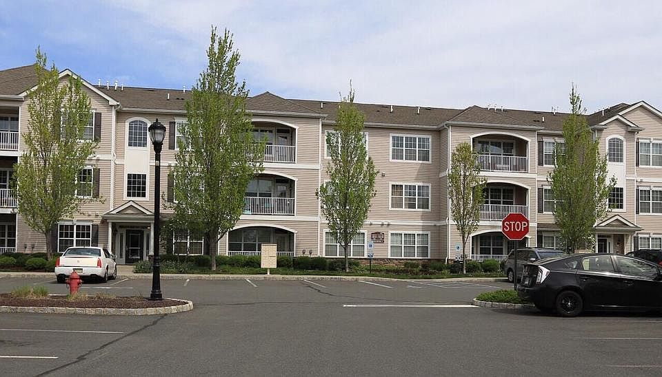 2nd image of 511 Timberlake Dr