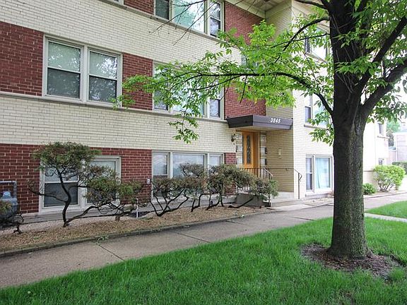 2nd image of 3845 Wenonah Ave #5