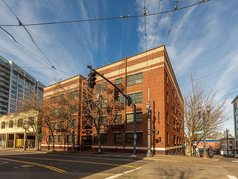The Winston Apartments — Photo 11