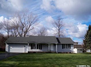 1231 Five Mile Line Rd, Webster, NY 14580