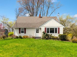 389 Greeves Rd, New Hampton, NY 10958