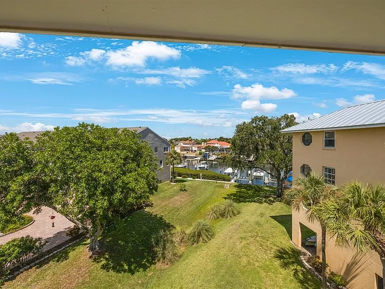 1125 Pinellas Bayway S #305 — Photo 38