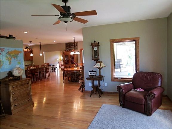 5th image of 13 Valley Forge Dr