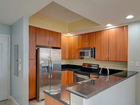 5th image of 801 S Olive Ave Unit 1020