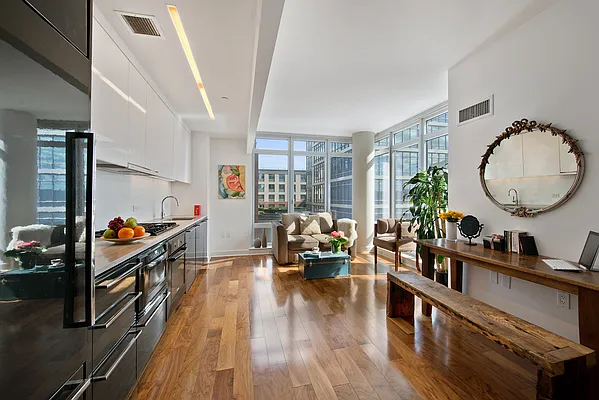 Rented by CORE | media 37