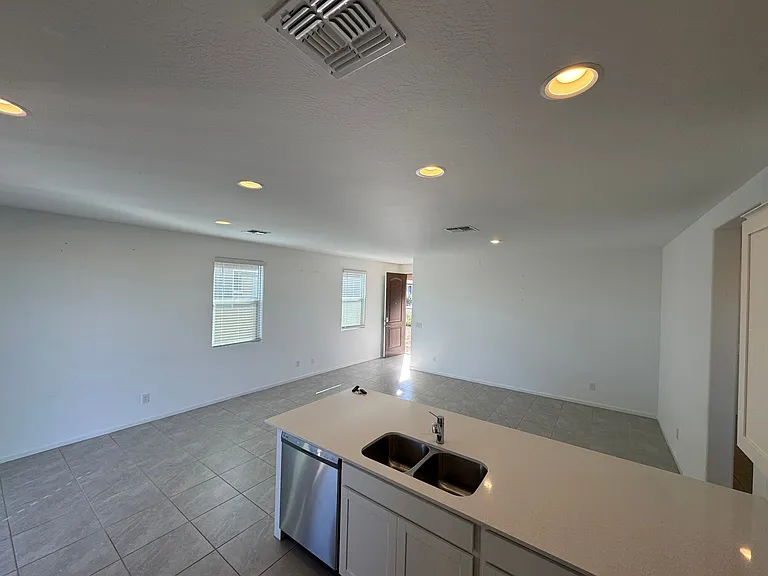 11040 W Atlantis Way — Photo 3