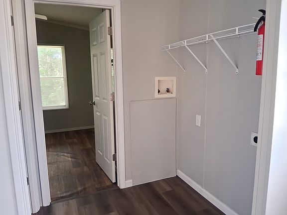 4th image of 14 Deerwood Park