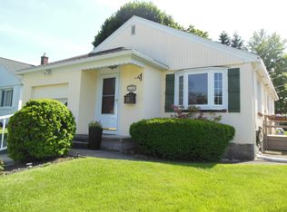 165 Parkview Ter, Rochester, NY 14617