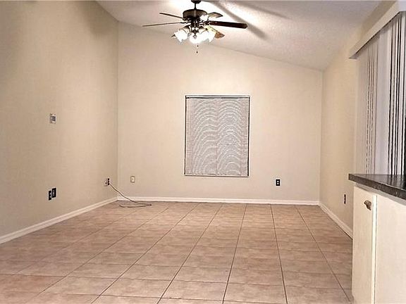 5th image of 2884 W Huron Dr