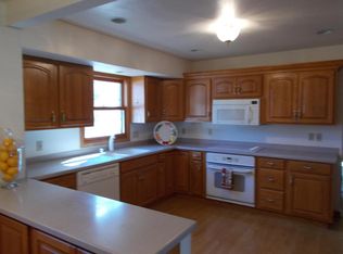 13065 W Marquette Dr, New Berlin, WI 53151